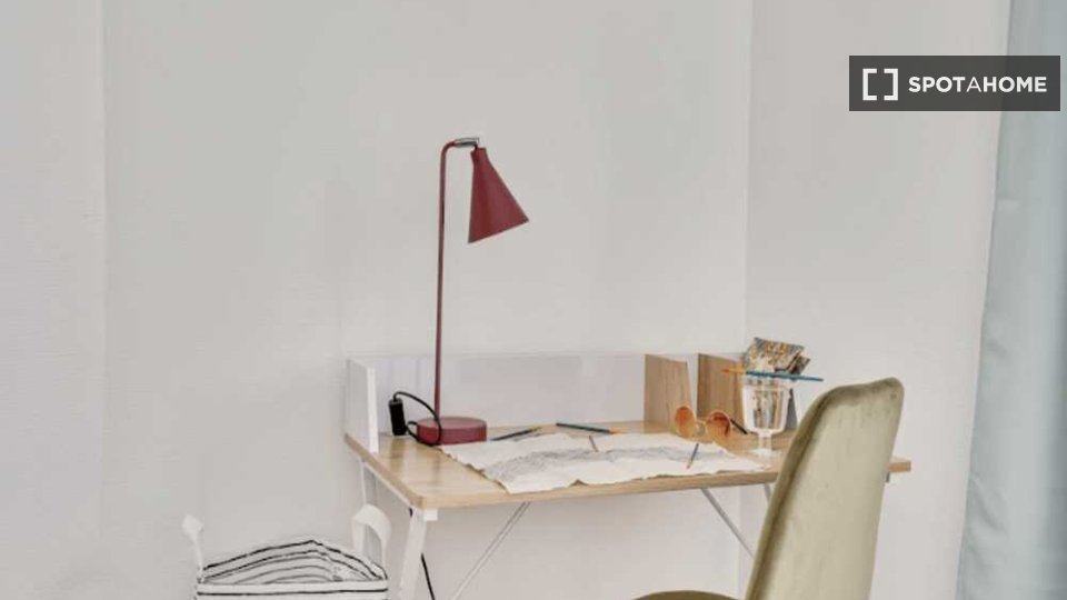 Double room Paris, 3 beds, 60m² — photo 1