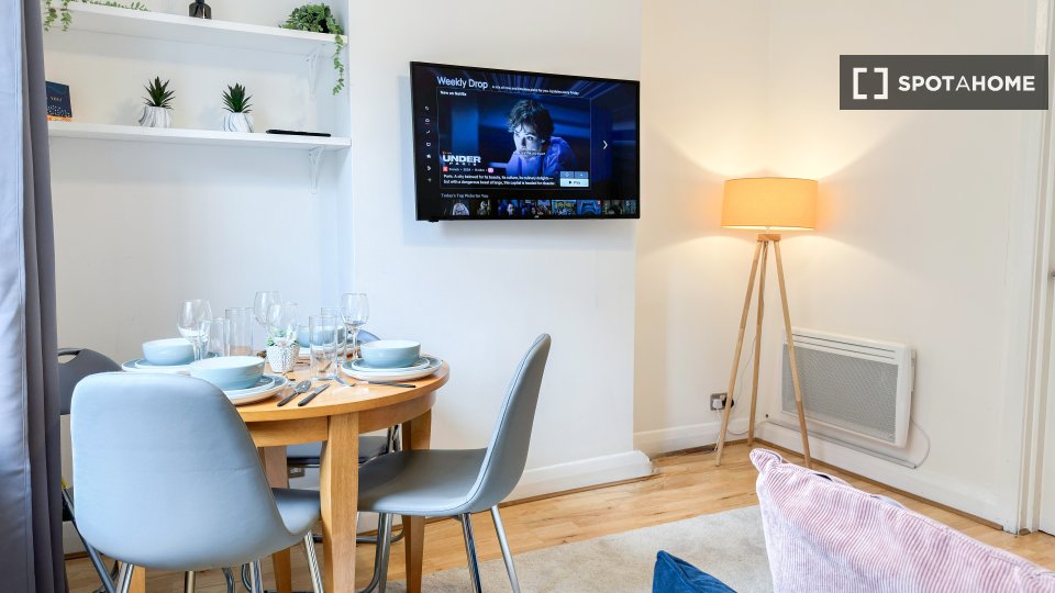 Apartment mono London — photo 1