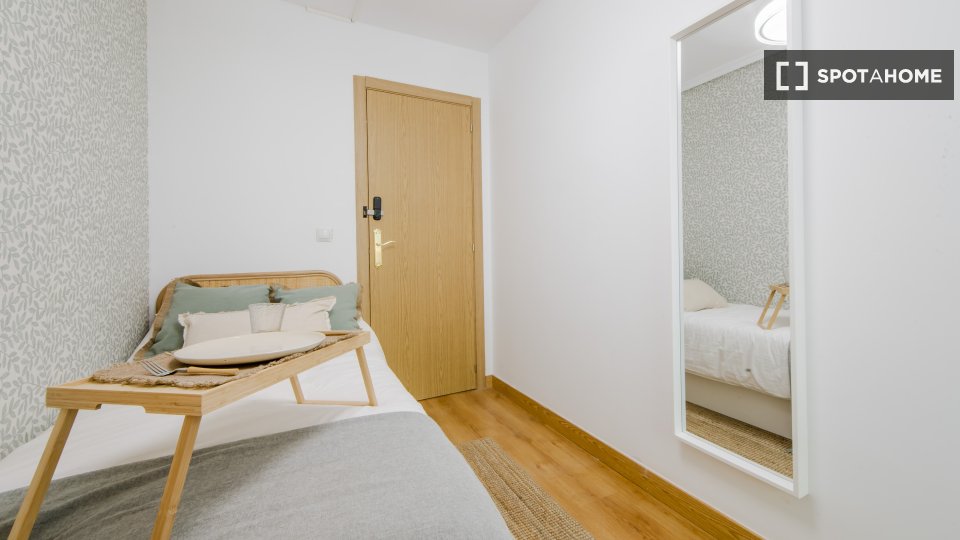 Double room Madrid, 6 beds — photo 19