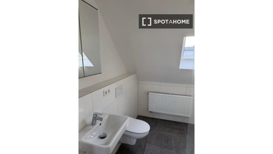 Double room Dusseldorf, 5 beds, 100m² — photo 11