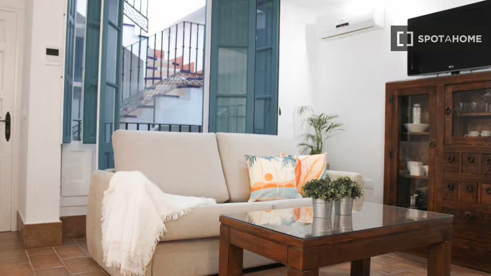 Apartment Seville, 1 bed, 30m² — photo 1