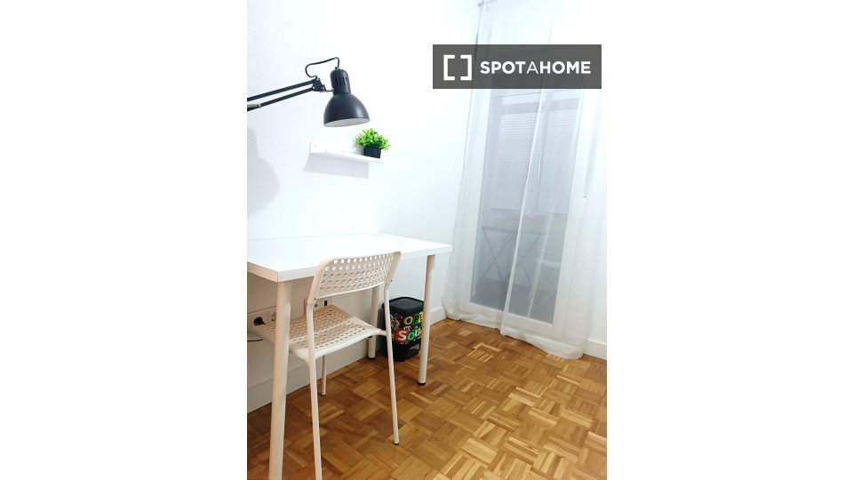 Double room Valladolid, 3 beds, 75m² — photo 10