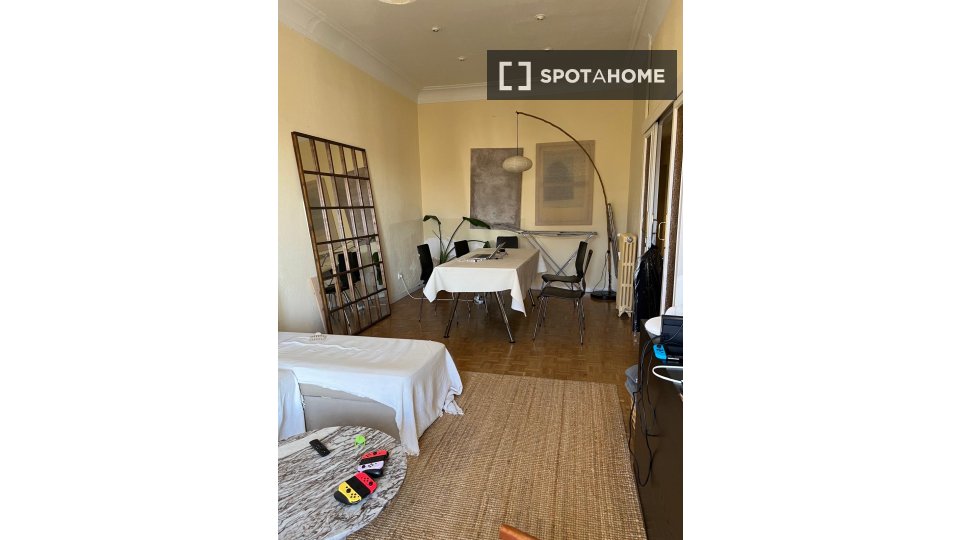 Double room Madrid, 4 beds, 150m² — photo 6