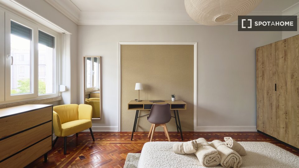 Double room Lisbon, 6 beds — photo 5