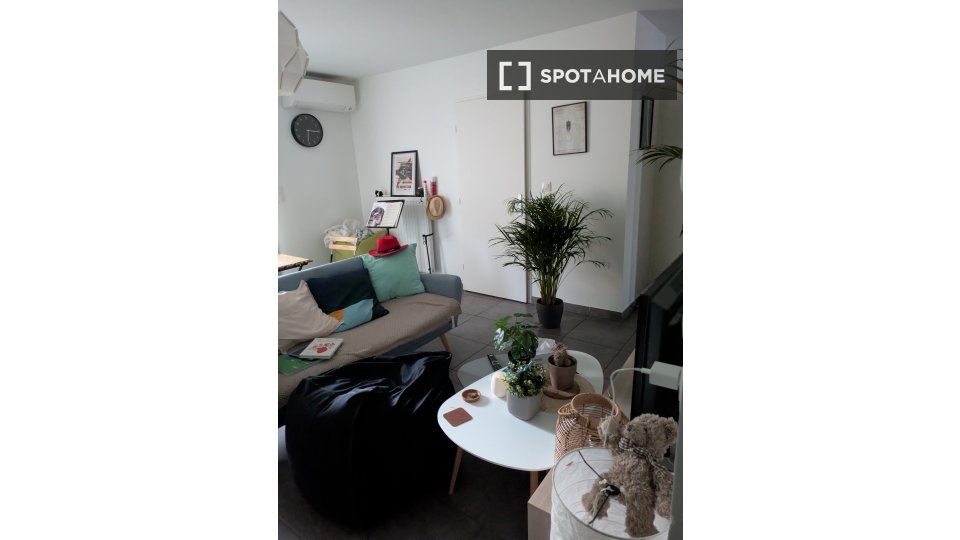 Apartment Lyon, 1 bed, 75m² — photo 1