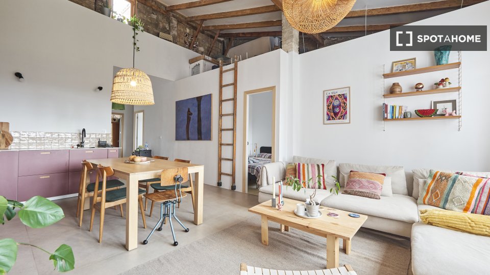 Double room Valencia, 3 beds, 140m² — photo 2