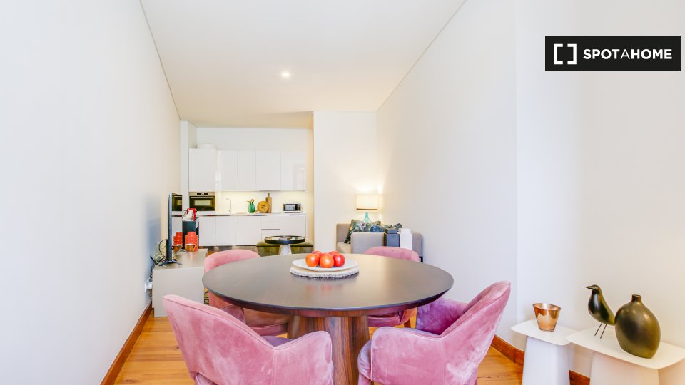 Apartment Lisbon, 2 beds, 80m² — photo 10