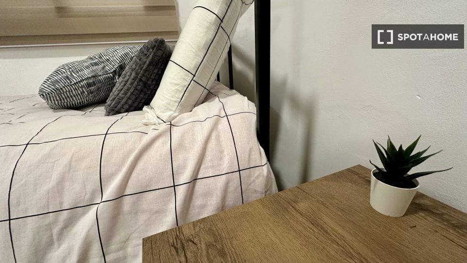 Double room Barcelona, 4 beds, 70m² — photo 24