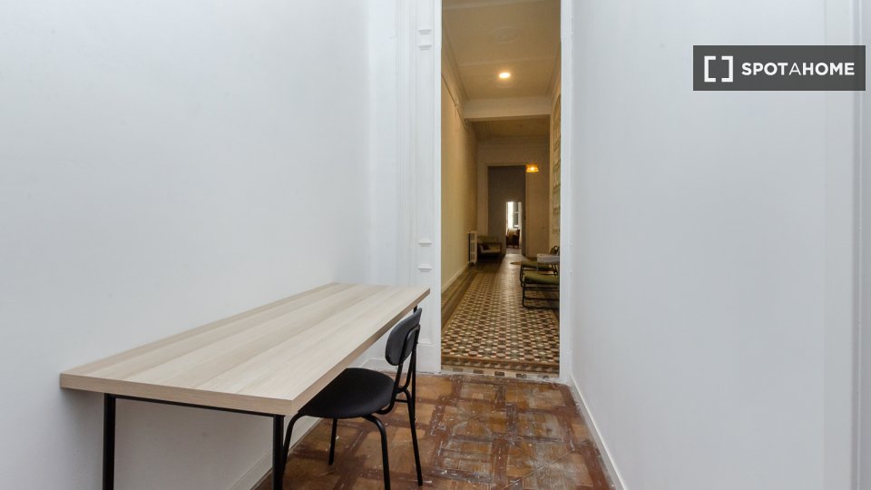 Double room Barcelona, 10 beds, 252m² — photo 13