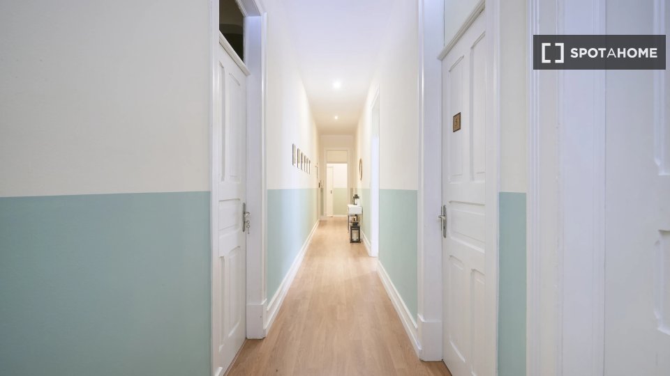 Double room Lisbon, 6 beds — photo 4