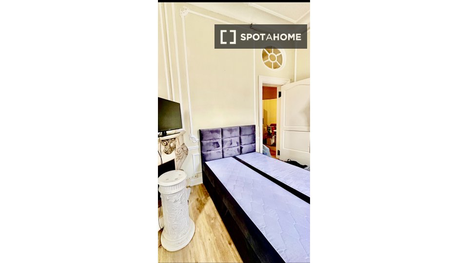 Double room Brussels, 11 beds, 500m² — photo 19
