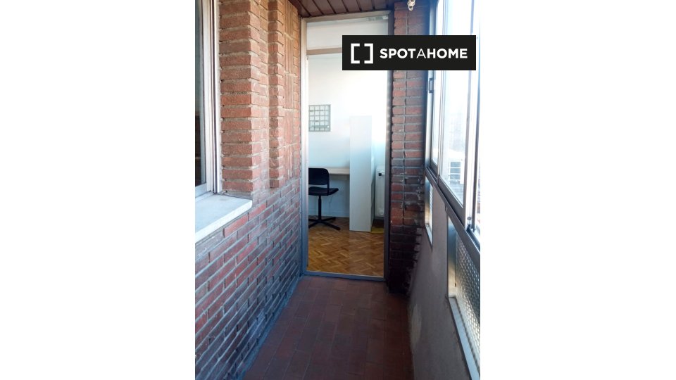 Double room Madrid, 5 beds, 95m² — photo 9