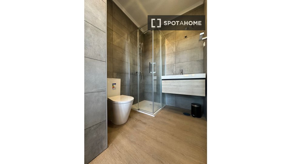 Double room Lisbon, 6 beds, 160m² — photo 2