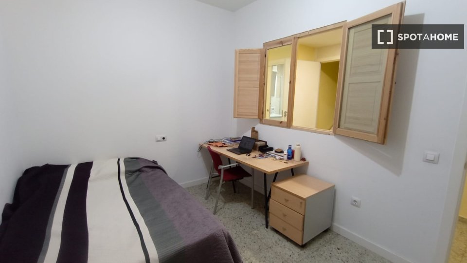 Double room Madrid, 8 beds — photo 9