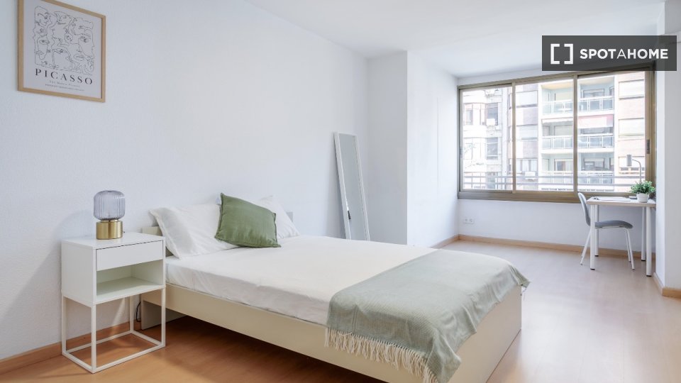 Double room Alicante, 4 beds, 100m² — photo 8