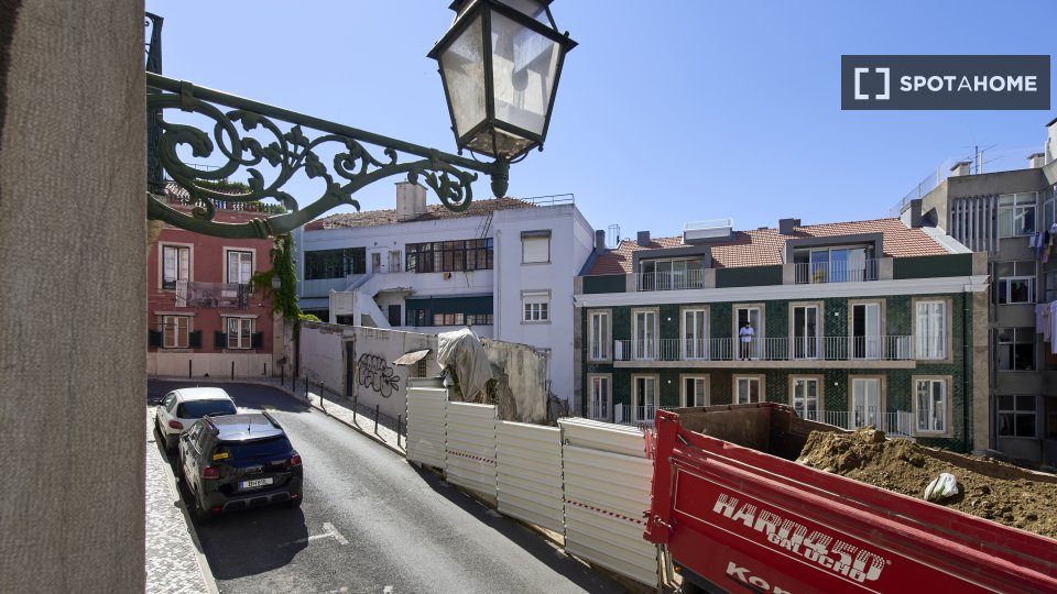 Double room Lisbon, 4 beds — photo 9