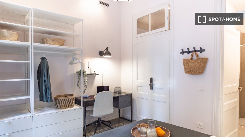 Double room Barcelona, 16 beds, 380m² — photo 14