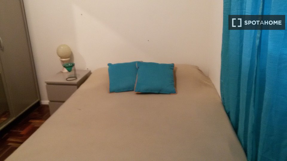 Double room Lisbon, 4 beds, 140m² — photo 6