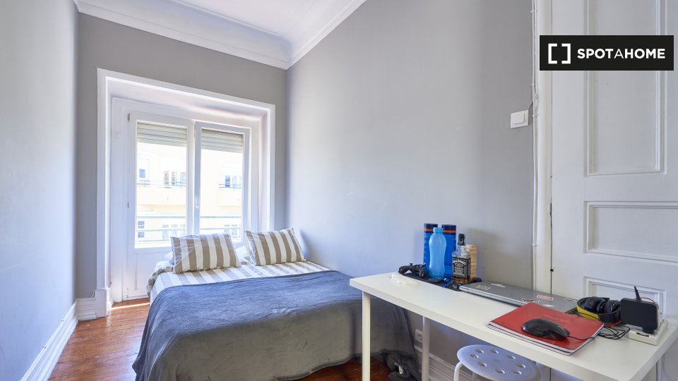 Double room Lisbon, 8 beds — photo 1