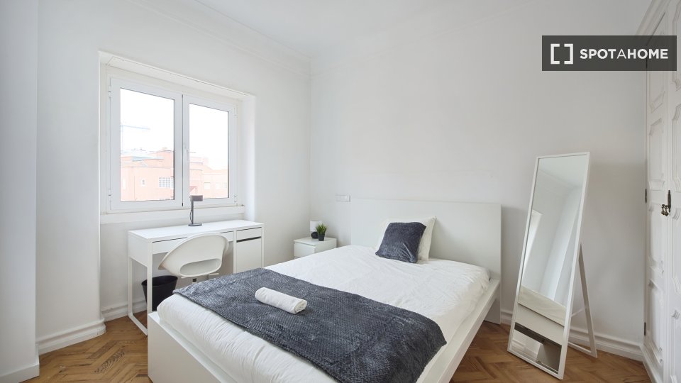 Double room Lisbon, 9 beds — photo 30