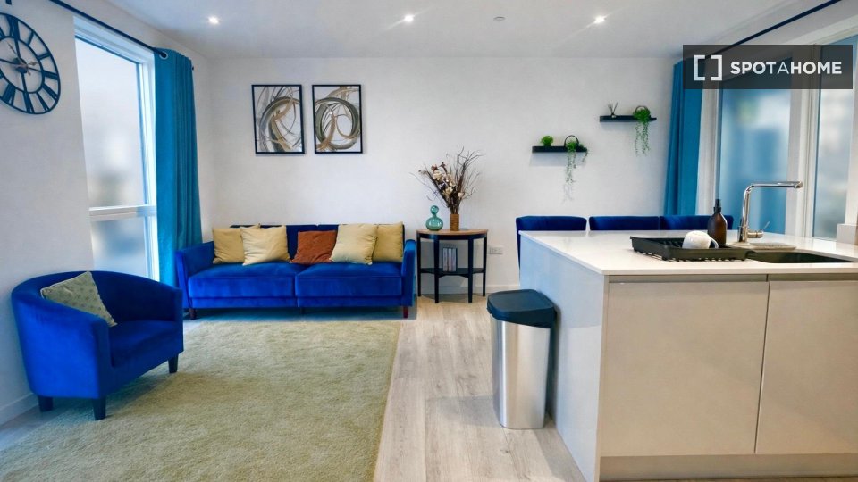 Apartment London, 3 beds, 105m² — photo 1