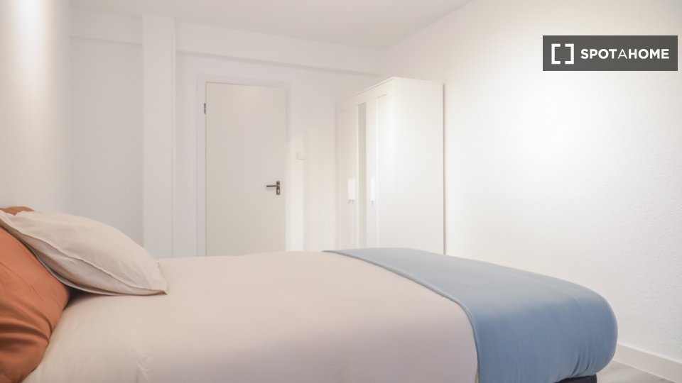 Double room Madrid, 5 beds — photo 6