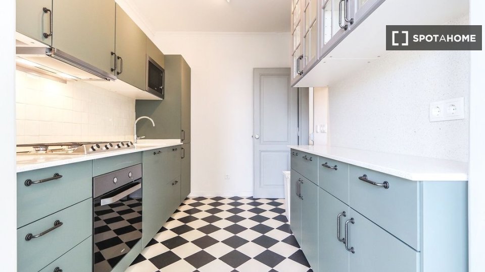 Double room Lisbon, 6 beds — photo 14