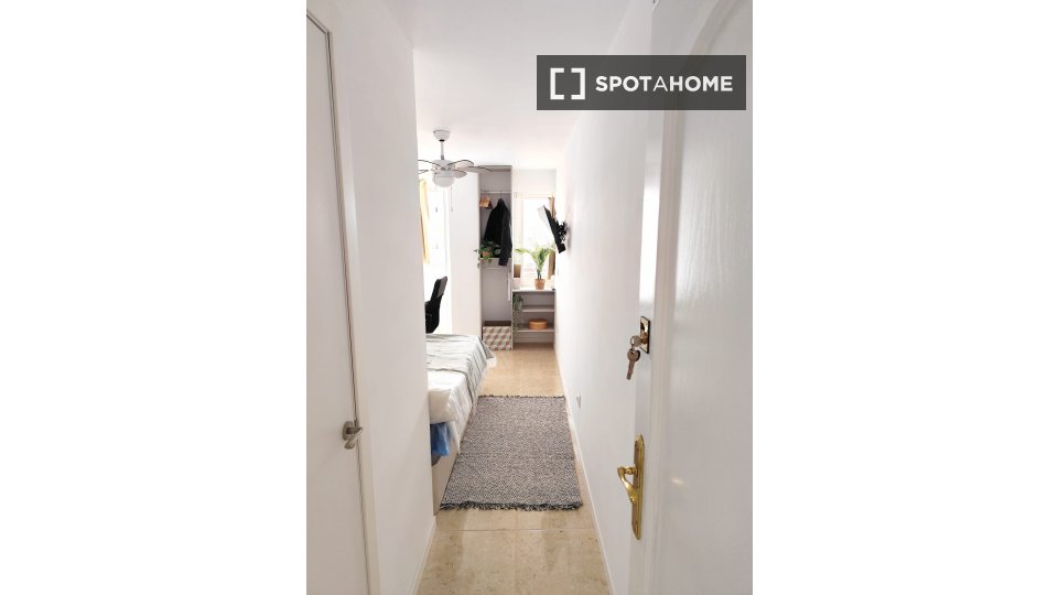 Double room Madrid, 5 beds — photo 6