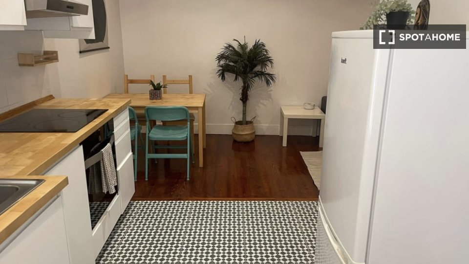 Apartment mono Lisbon, 60m² — photo 13