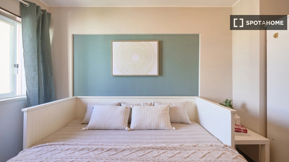 Double room Lisbon, 5 beds — photo 6