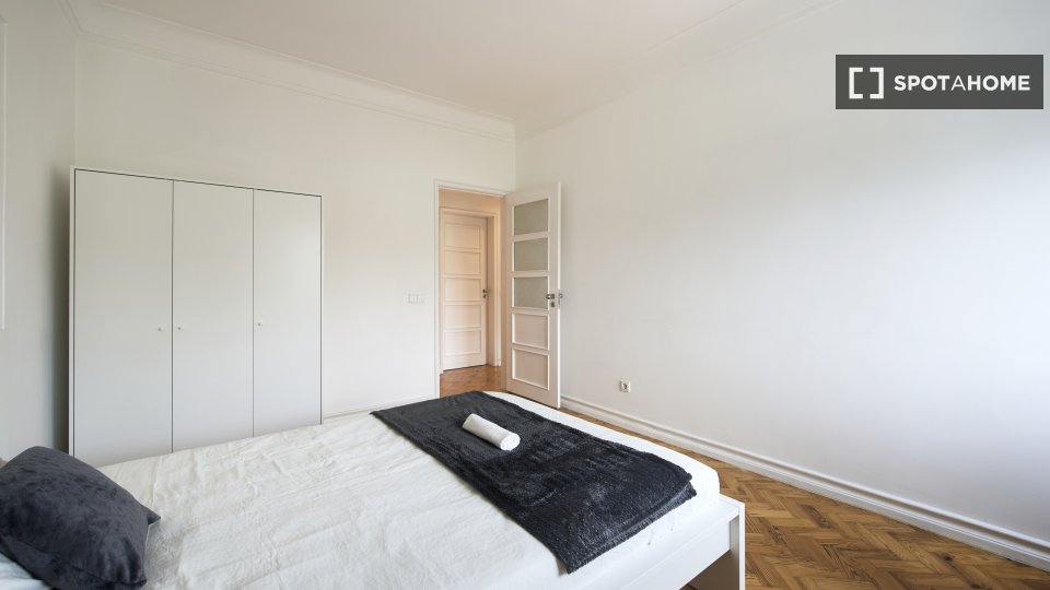 Double room Lisbon, 9 beds — photo 22