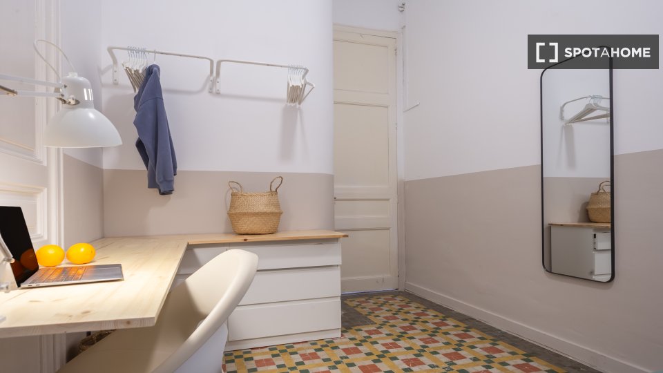 Double room Barcelona, 4 beds, 90m² — photo 6