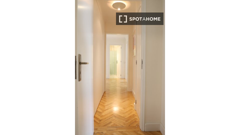 Apartment Porto, 4 beds, 165m² — photo 1