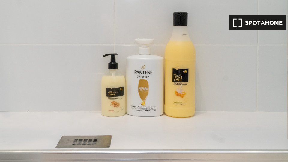 Double room Madrid, 4 beds, 50m² — photo 11