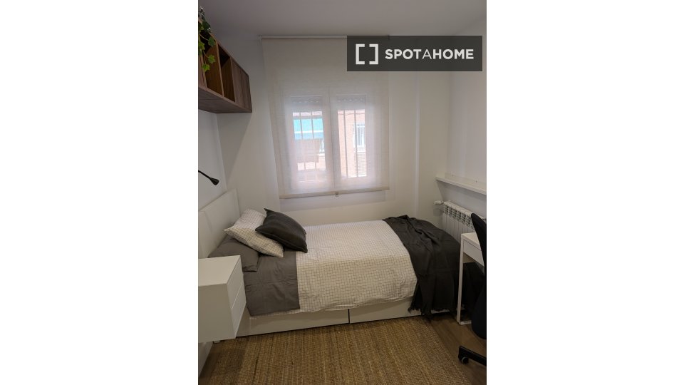 Double room Madrid, 5 beds — photo 17