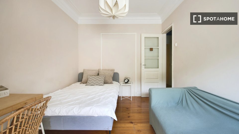 Double room Lisbon, 4 beds — photo 3