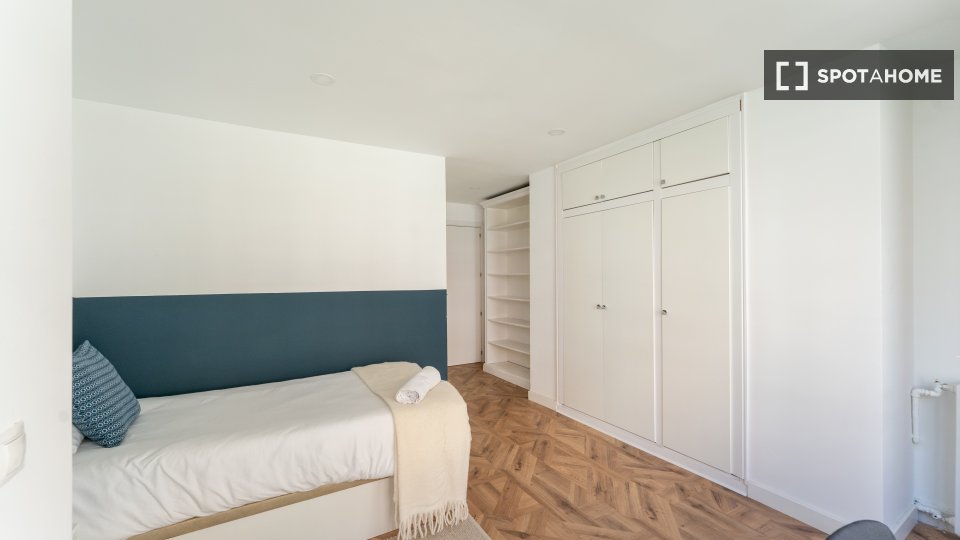 Double room Madrid, 7 beds — photo 8