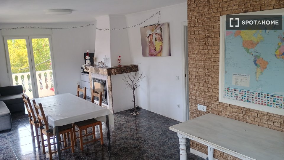 Double room Barcelona, 3 beds, 140m² — photo 7