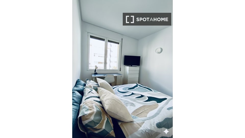 Double room Madrid, 7 beds, 132m² — photo 12