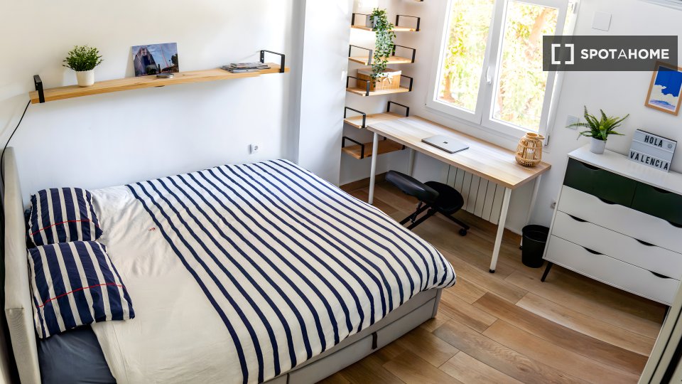 Double room Valencia, 4 beds, 90m² — photo 20