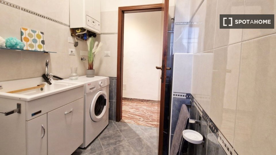 Double room Bologna, 3 beds — photo 6