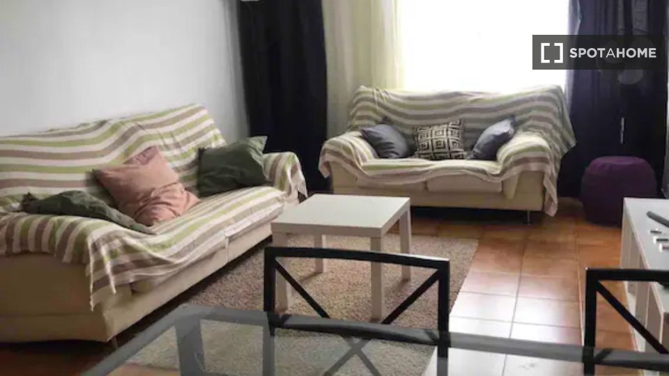 Apartment Lisbon, 3 beds, 74m² — photo 1