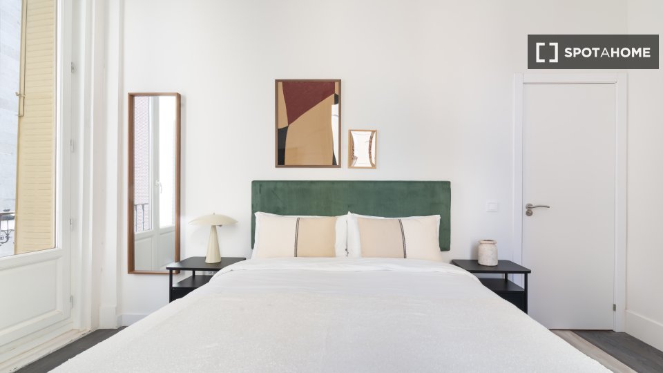 Double room Madrid, 7 beds, 230m² — photo 1