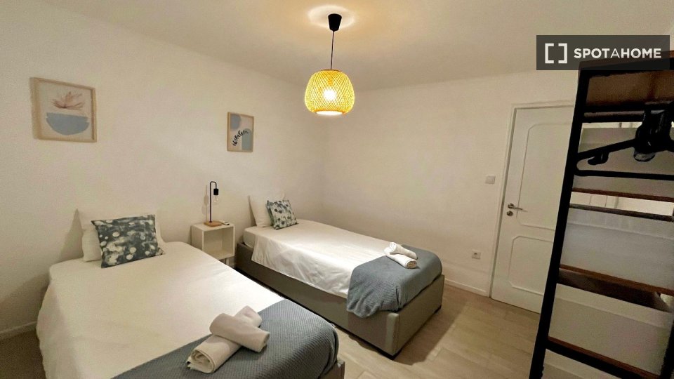Double room Porto, 3 beds, 85m² — photo 31