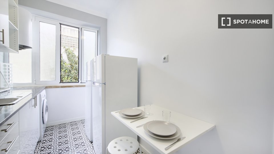 Double room Lisbon, 6 beds — photo 1