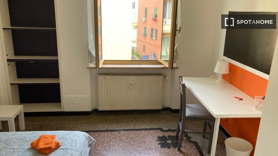 Double room Genoa, 4 beds — photo 14