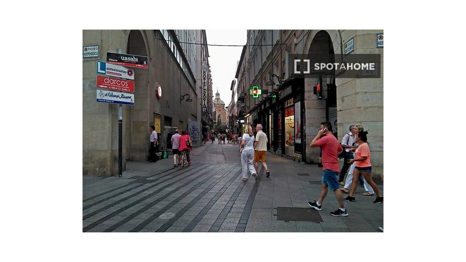 Double room Zaragoza, 8 beds — photo 4
