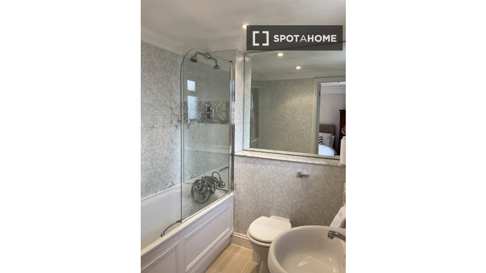 Double room London, 3 beds, 1000m² — photo 14