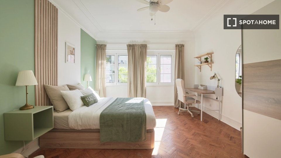 Double room Lisbon, 6 beds — photo 1