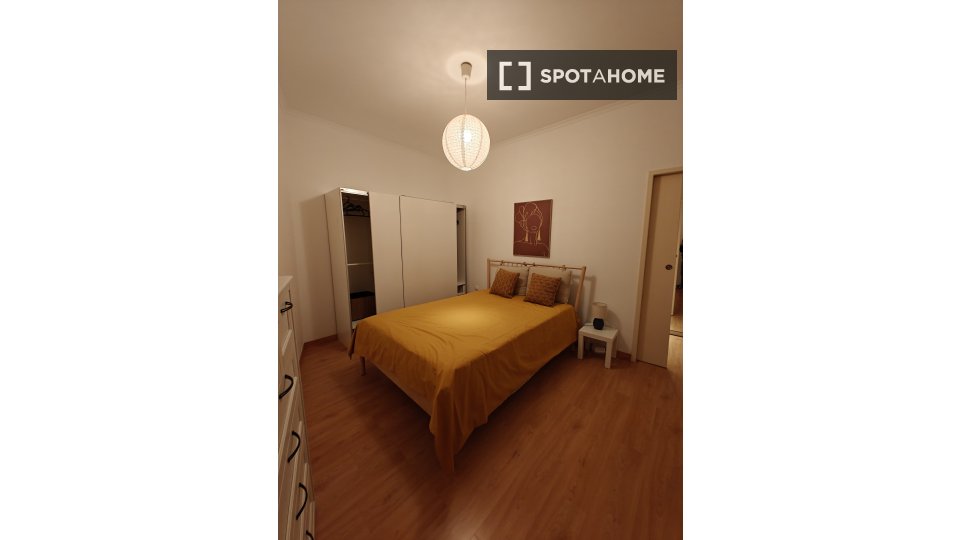 Double room Lisbon, 2 beds, 80m² — photo 11